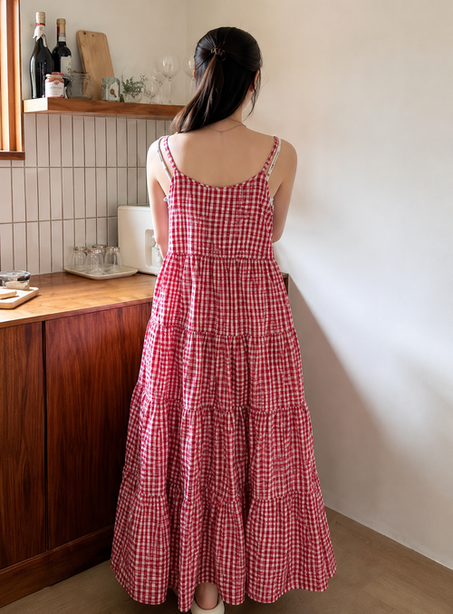 Gingham Tiered
Maxi Dress
